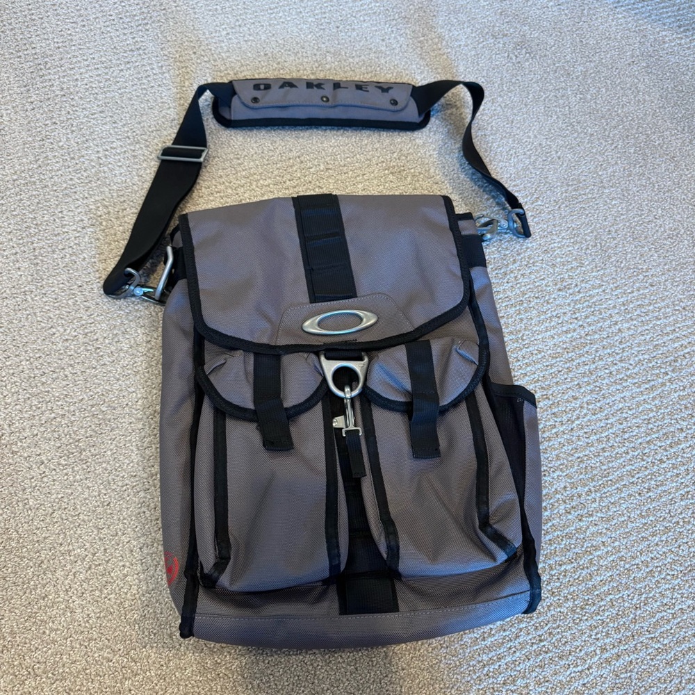 Oakley Black and Gray Men's Backpack